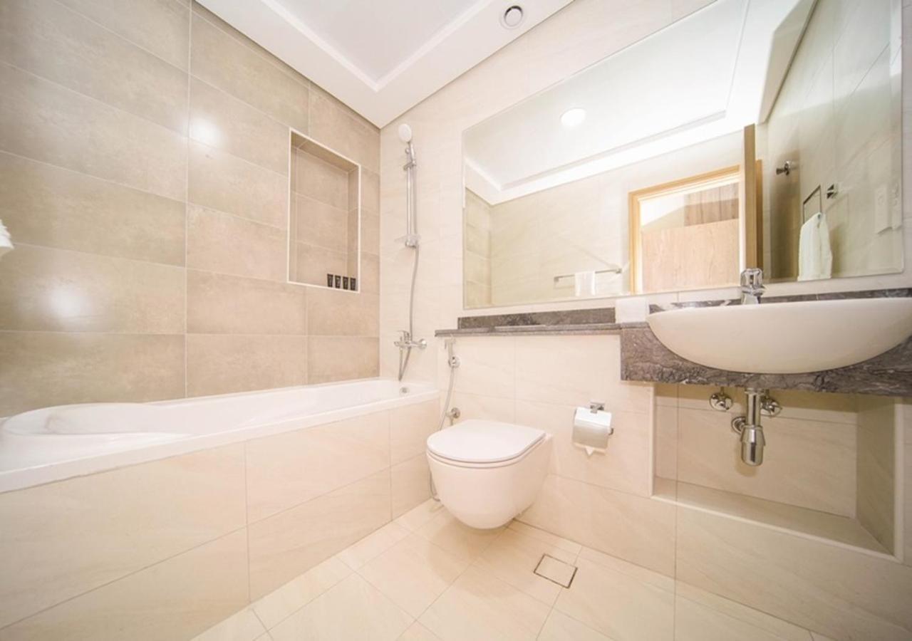 Elegant 2Br View With Rooftop Pool The Bay Dubai Eksteriør bilde